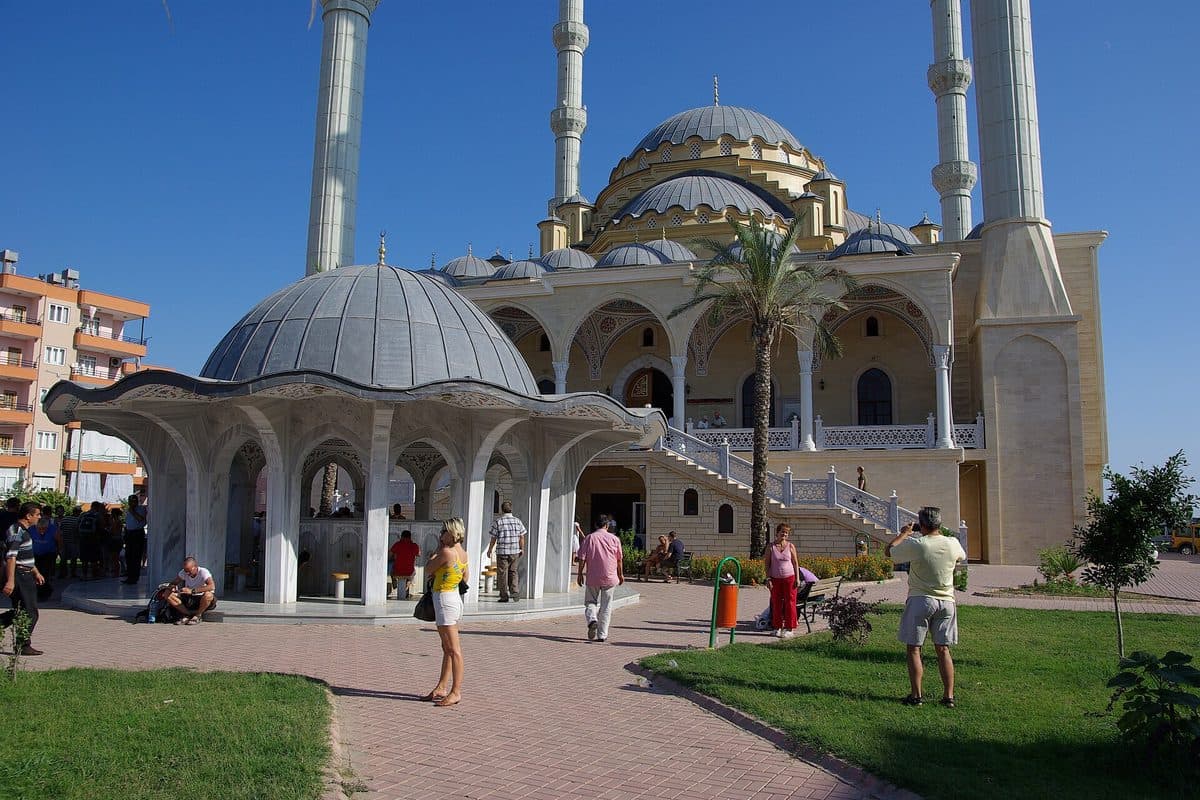 Antalya Airport nach Kızılot Transfer: Preis, Dauer & Buchung (2026) — WeCare Transfer