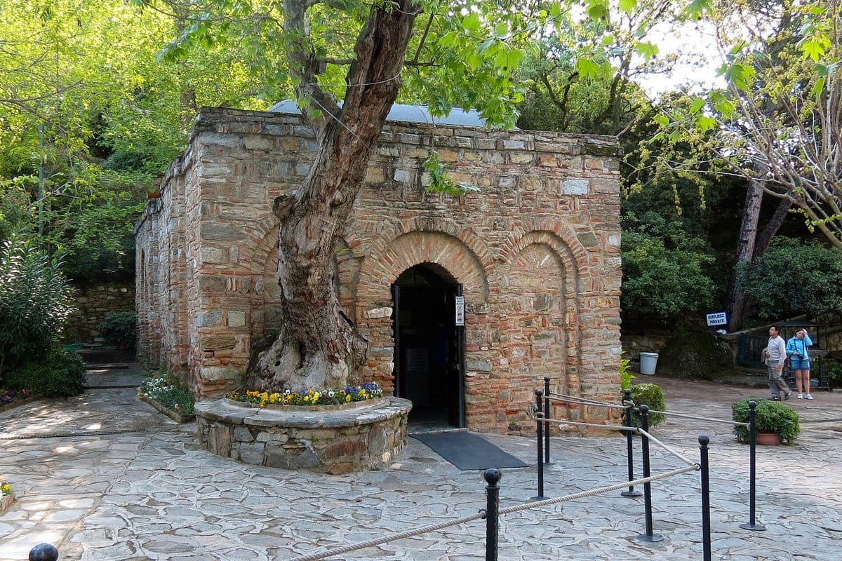 Meryemana (Virgin Mary House) Transfer ab Bodrum Milas Airport: Ankunftsguide (1 Std 23 Min) — WeCare Transfer