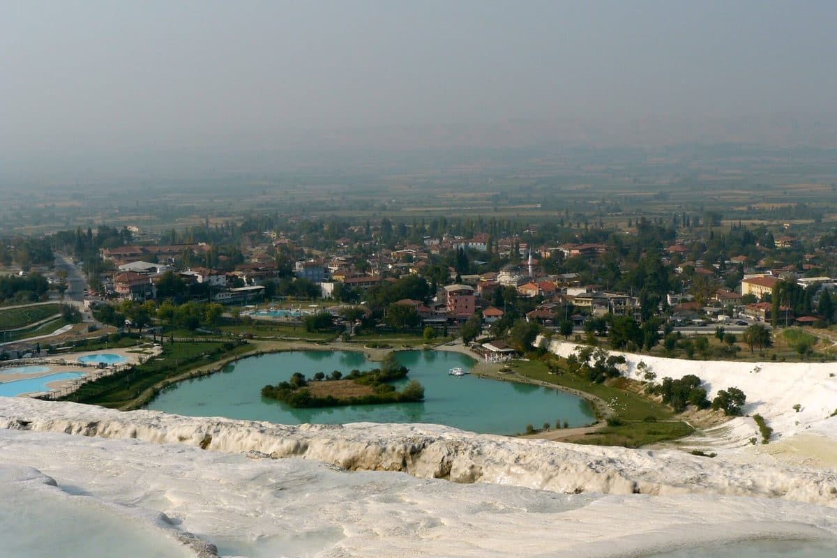 Pamukkale (Denizli) Transfer ab Dalaman Airport: Ankunftsguide (2 Std 24 Min) — WeCare Transfer