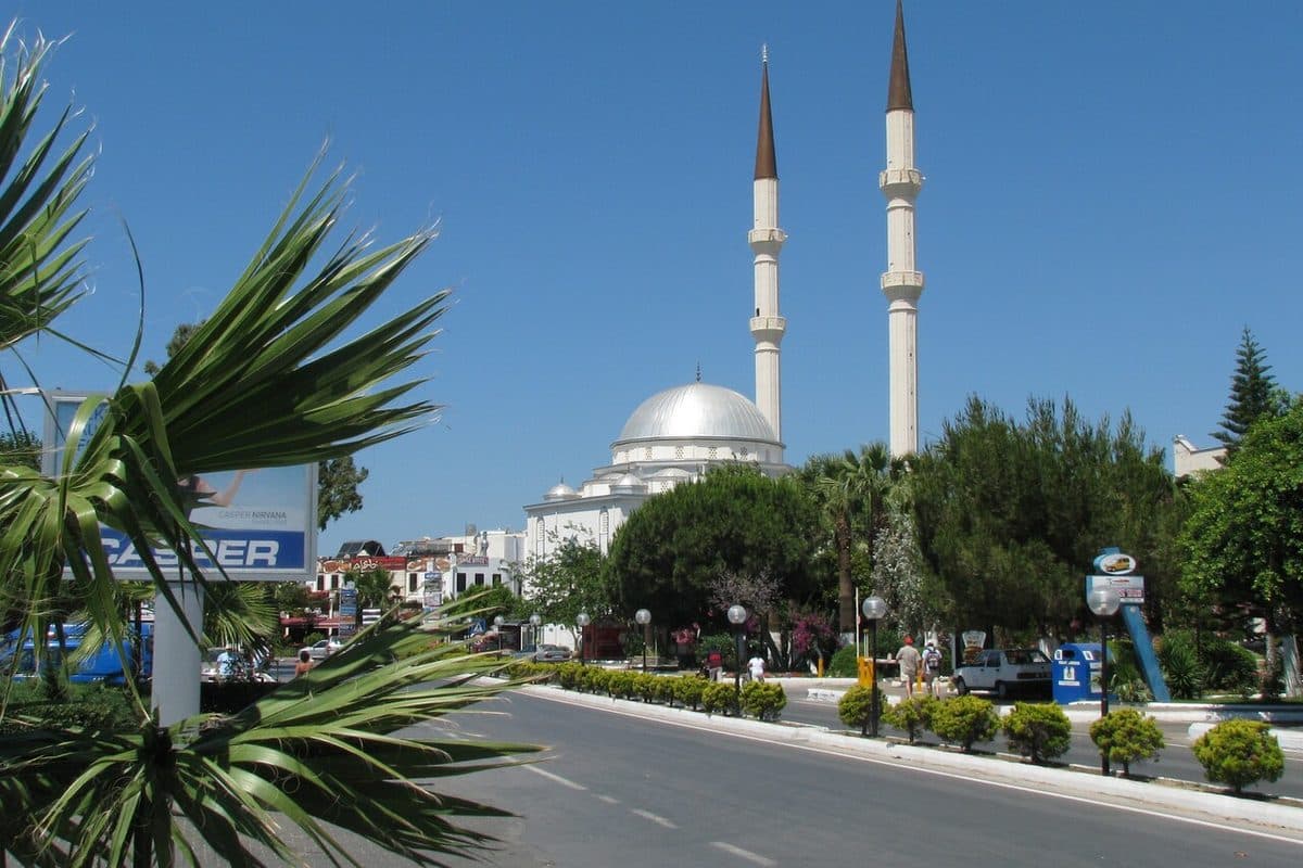 Turgutreis Transfer ab Dalaman Airport: Ankunftsguide (2 Std 27 Min) — WeCare Transfer