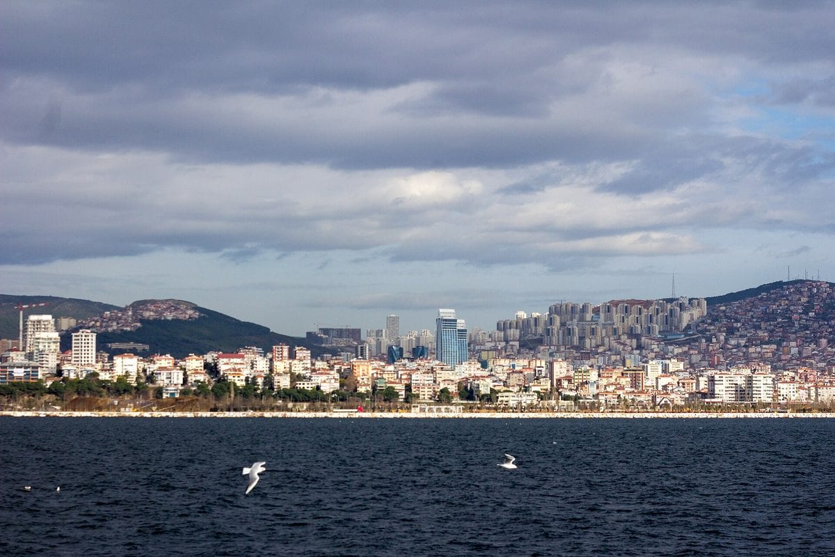 Maltepe — sahil ve kıyı kenti görünümü