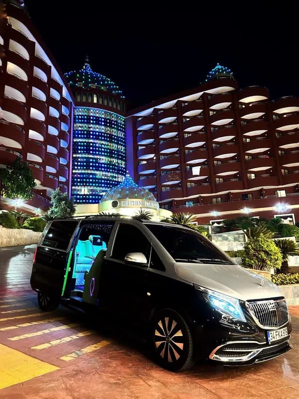 V-Class at luxury hotel night arrival