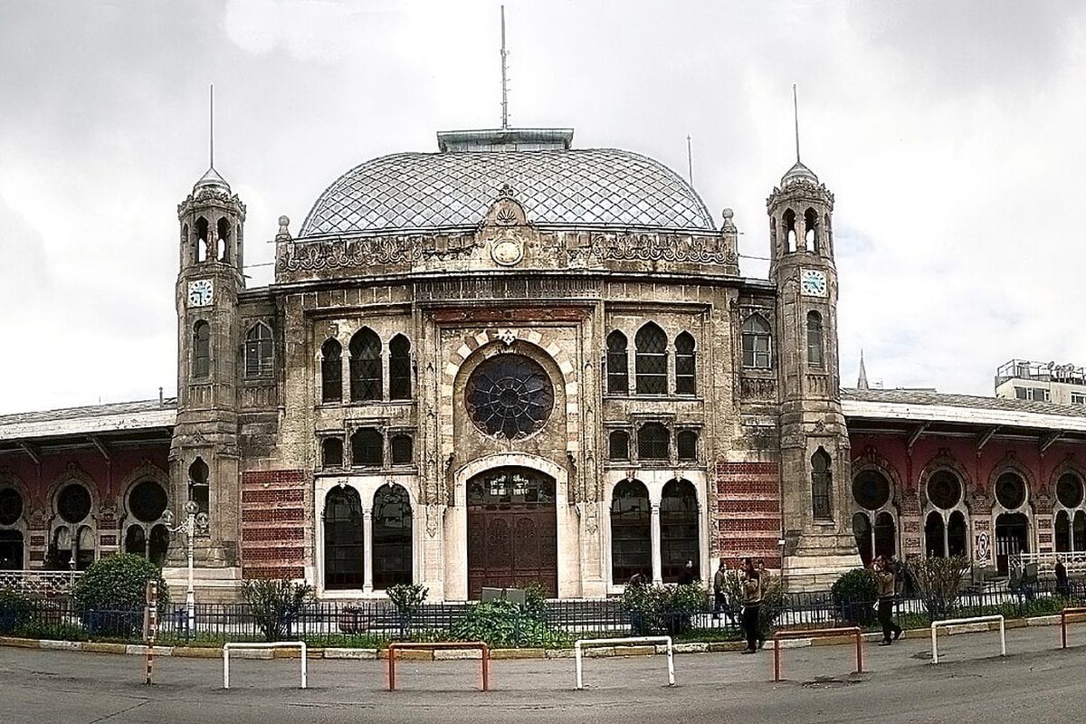 Sirkeci — tarihî bölge sokakları ve mimarisi