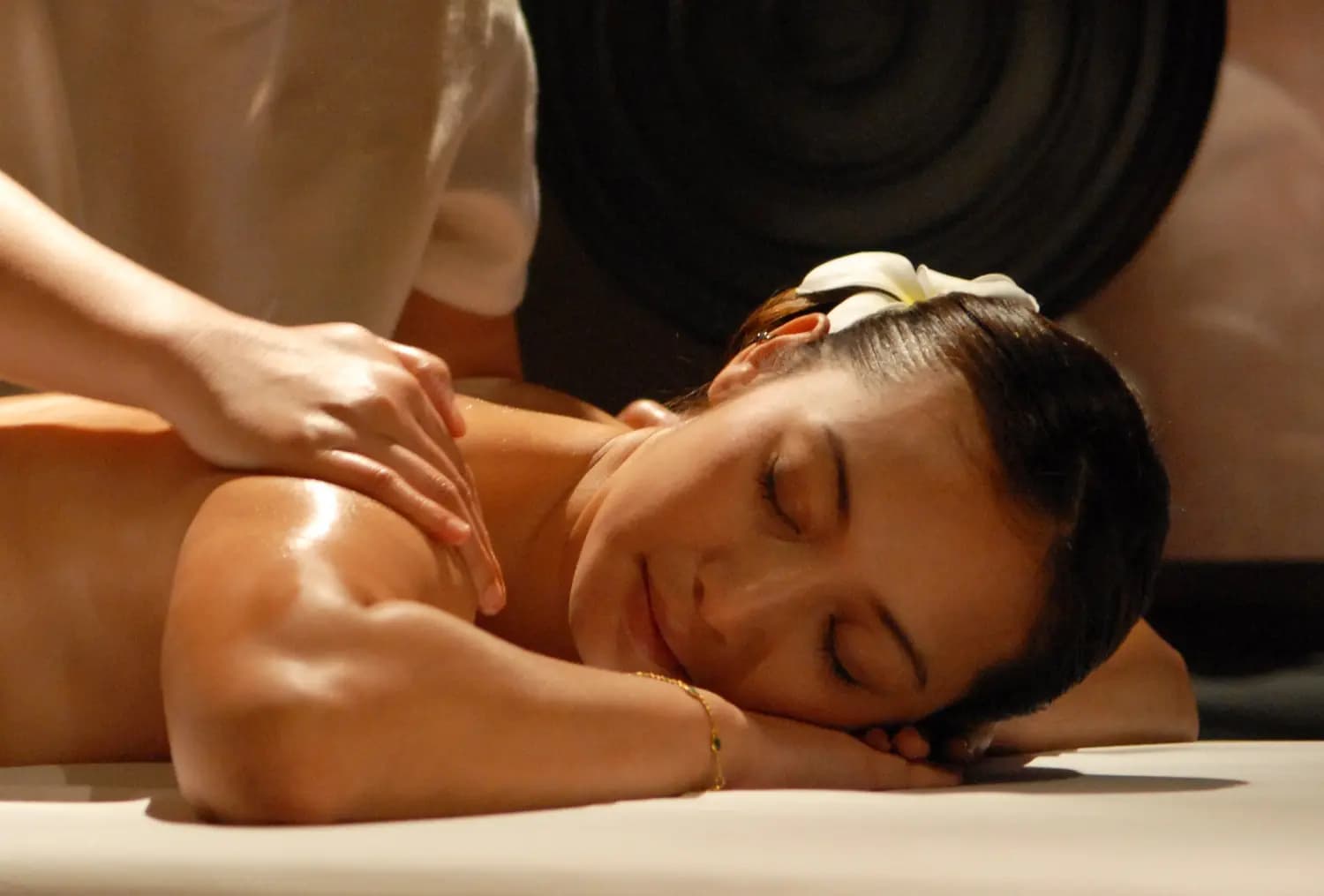 Gold Spa Massage Luxury Tour — Private Tour with a WeCare Guide